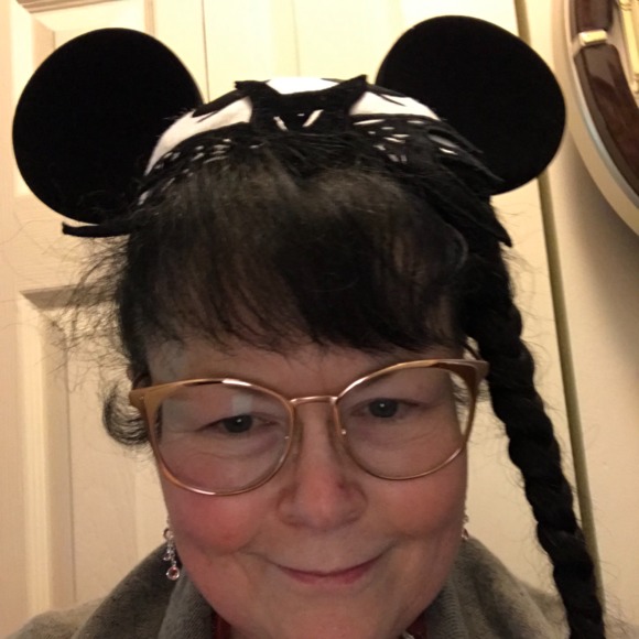 Meet your Posher, Ferne - Picture 1 of 8